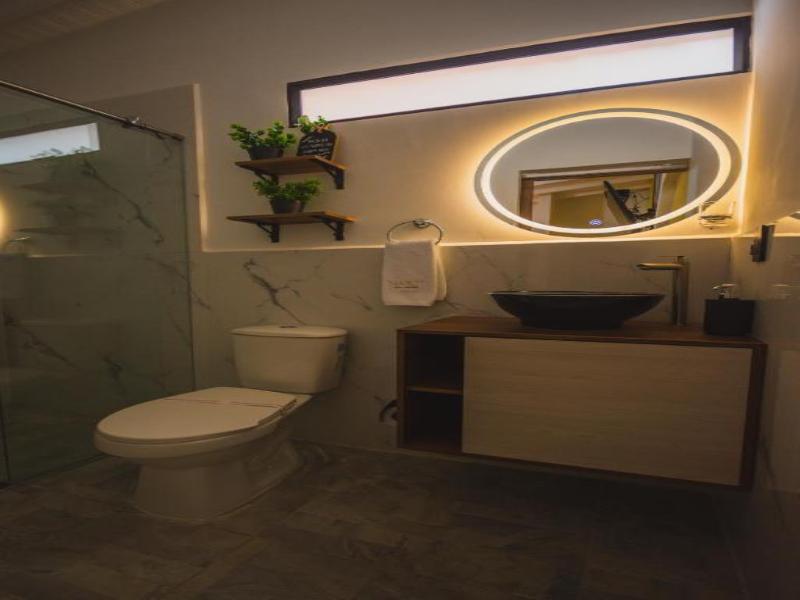 Naiot Hotel Boutique image