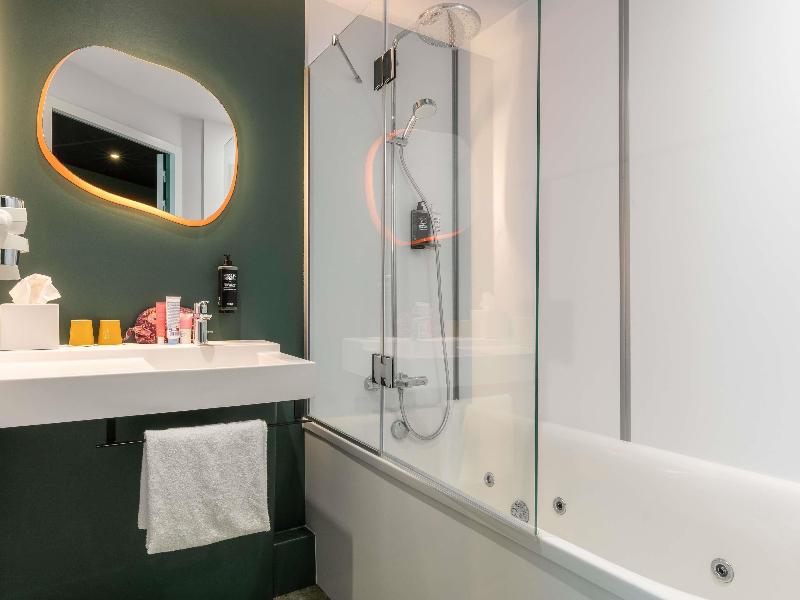 Ibis Styles Bezons Paris La Defense image
