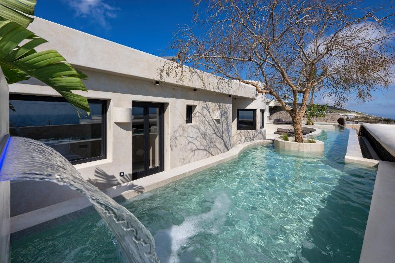 Senses Luxury Houses image