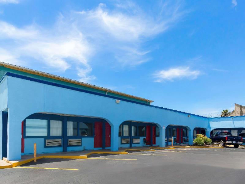 Econo Lodge image