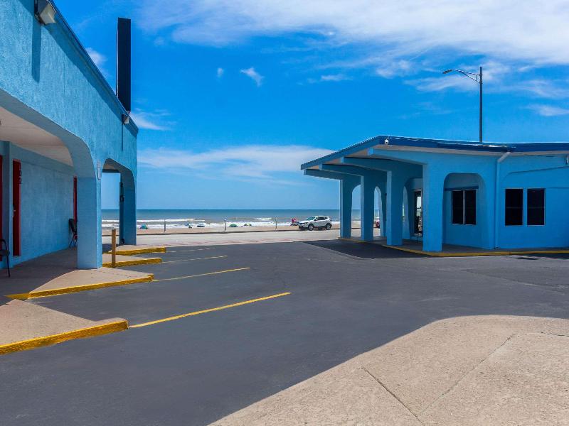 Econo Lodge image