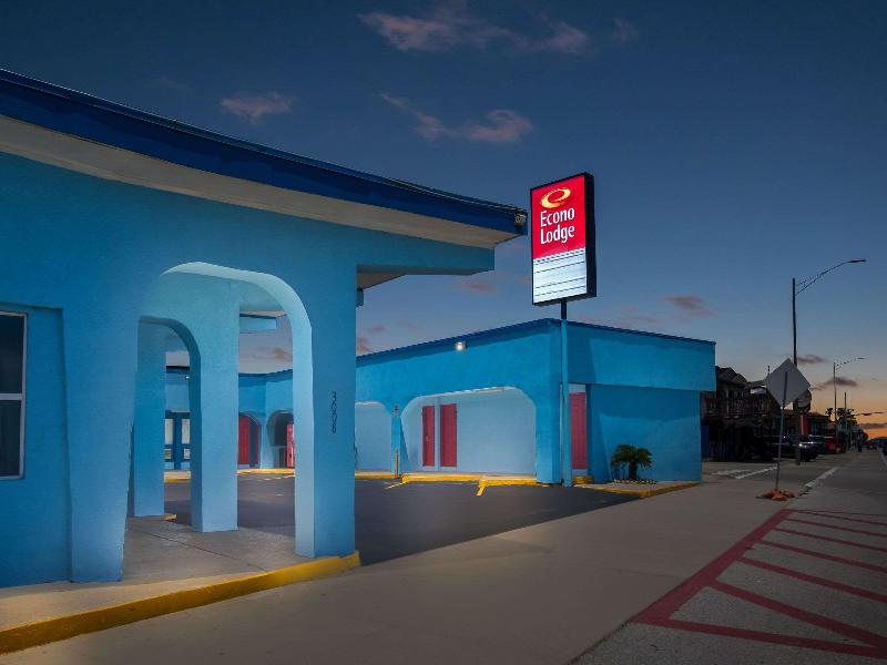 Econo Lodge image