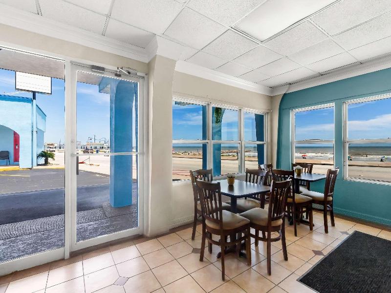 Econo Lodge image