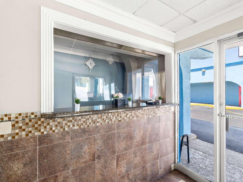 Econo Lodge image