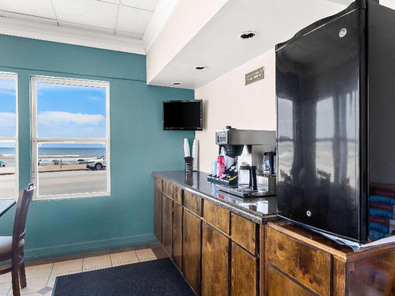 Econo Lodge image
