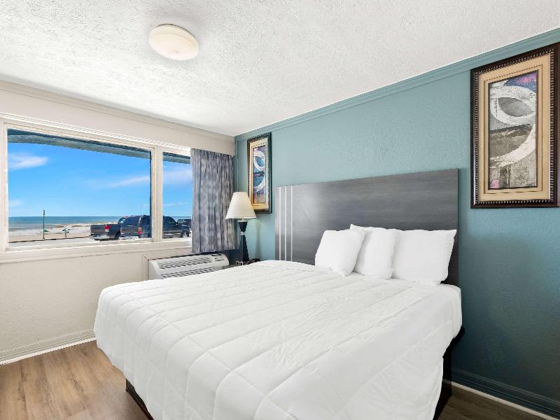 Econo Lodge image