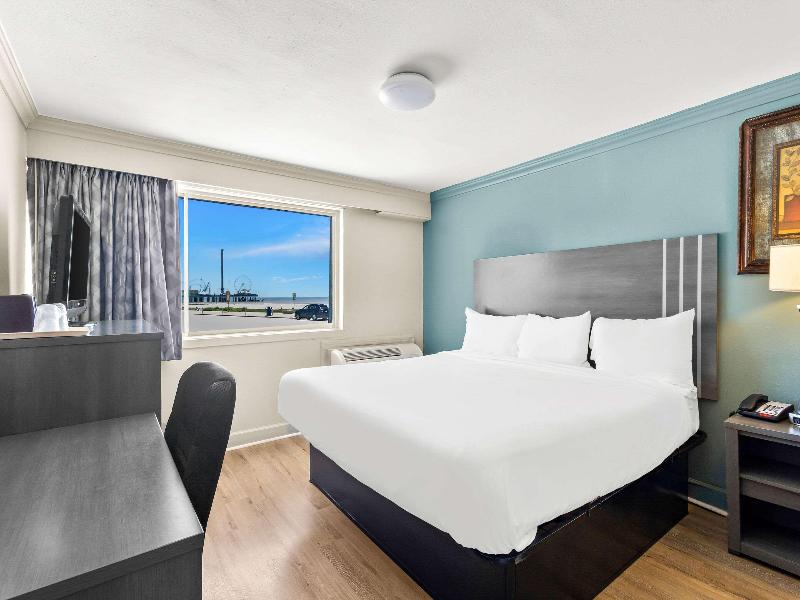 Econo Lodge image