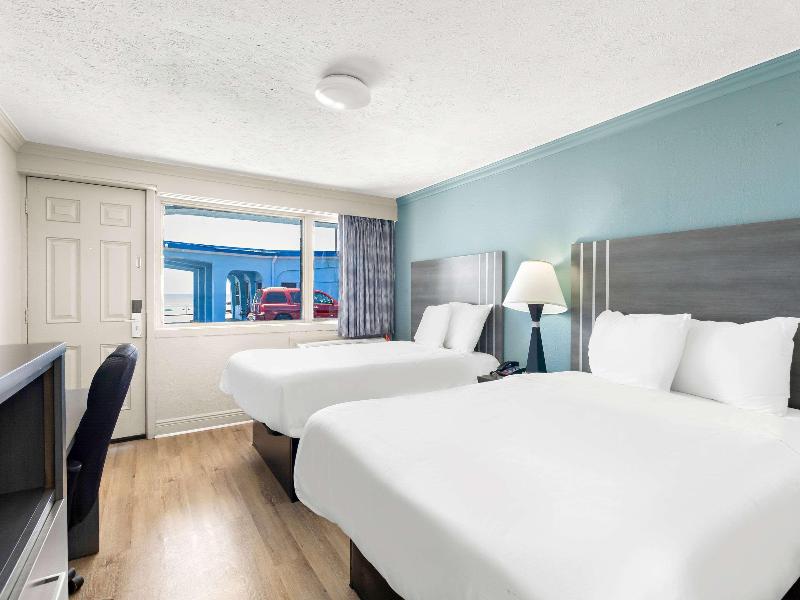 Econo Lodge image