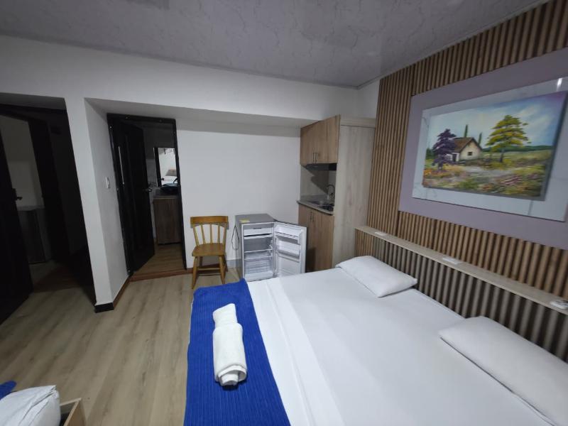 Hotel Lares 70 Laureles image