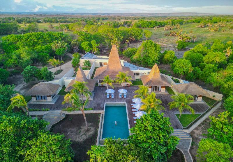 Kandora Luxury Villas image