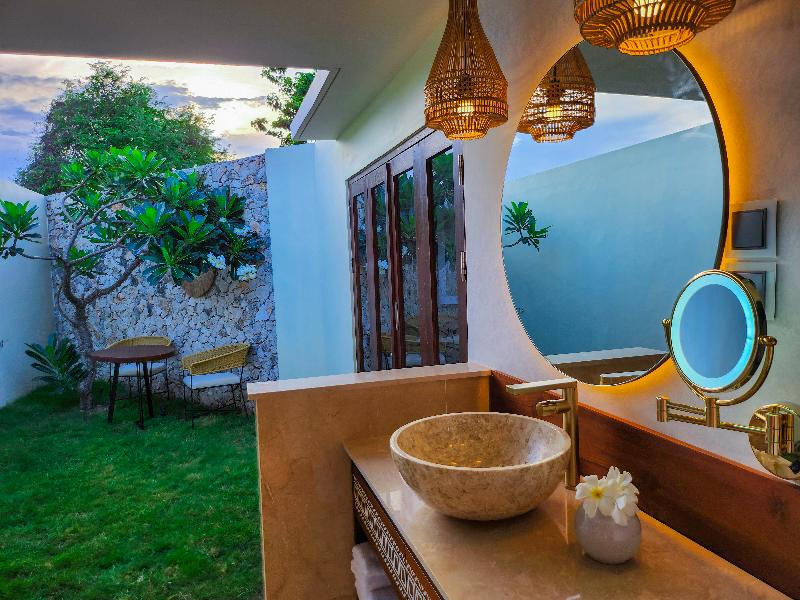 Kandora Luxury Villas image