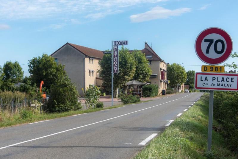 Logis Hotel La Place 2