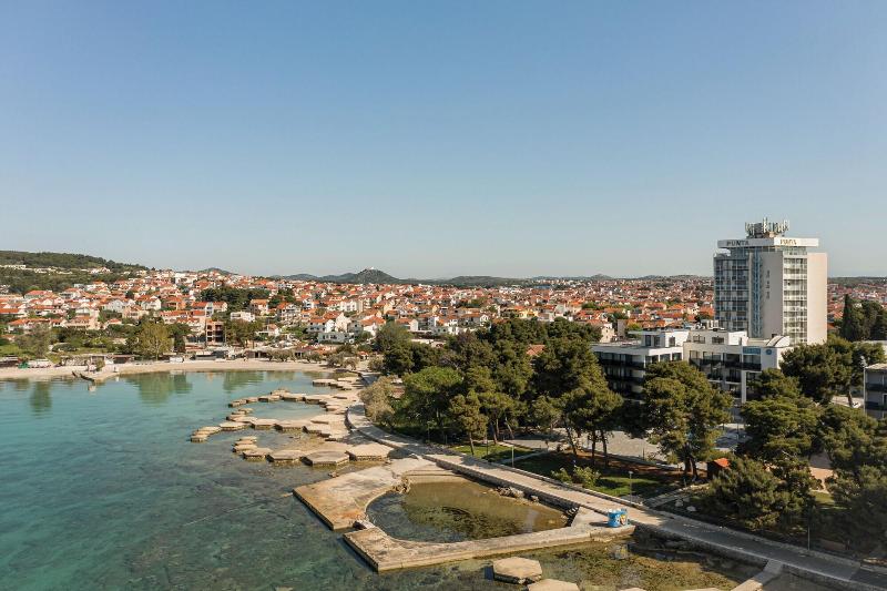 Seesea Hotel image