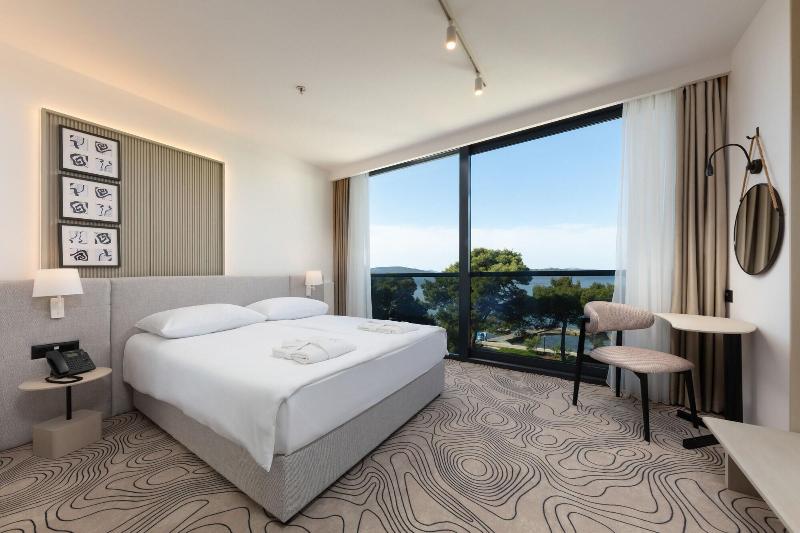 Seesea Hotel image