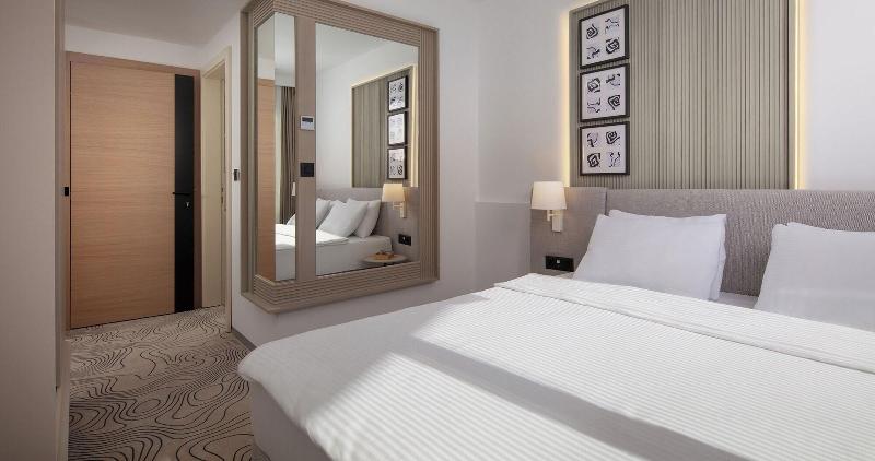 Seesea Hotel image