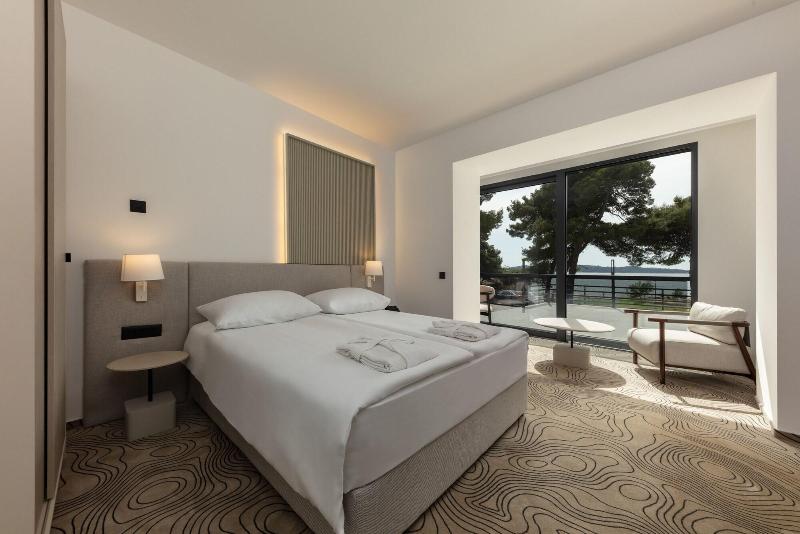 Seesea Hotel image