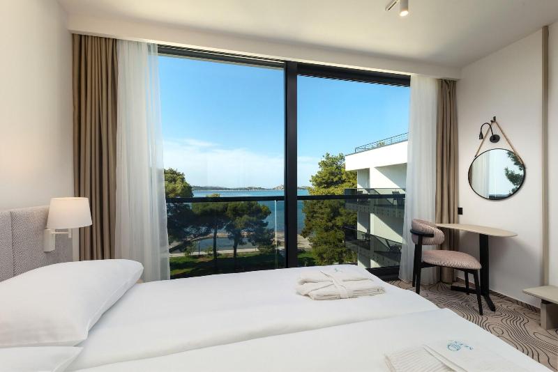 Seesea Hotel image