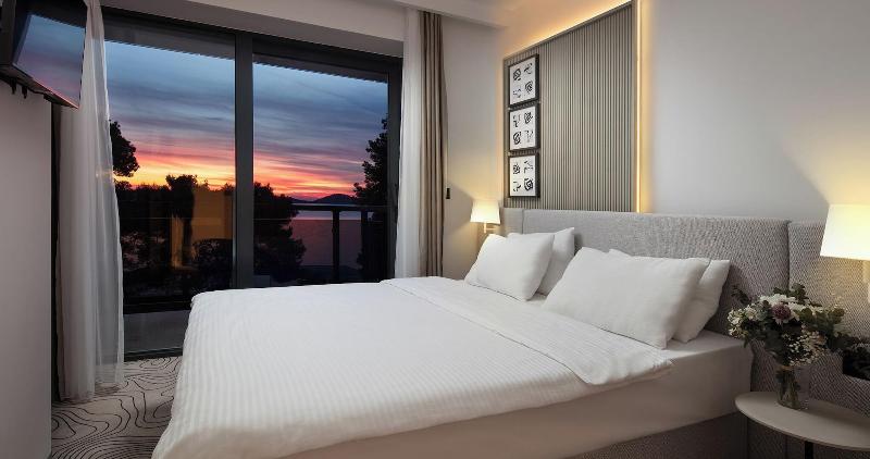 Seesea Hotel image
