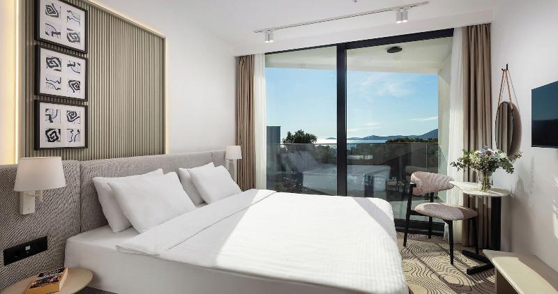 Seesea Hotel image