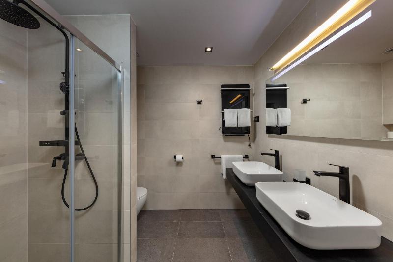 Seesea Hotel image
