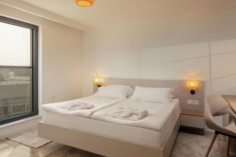 Seesea Hotel image