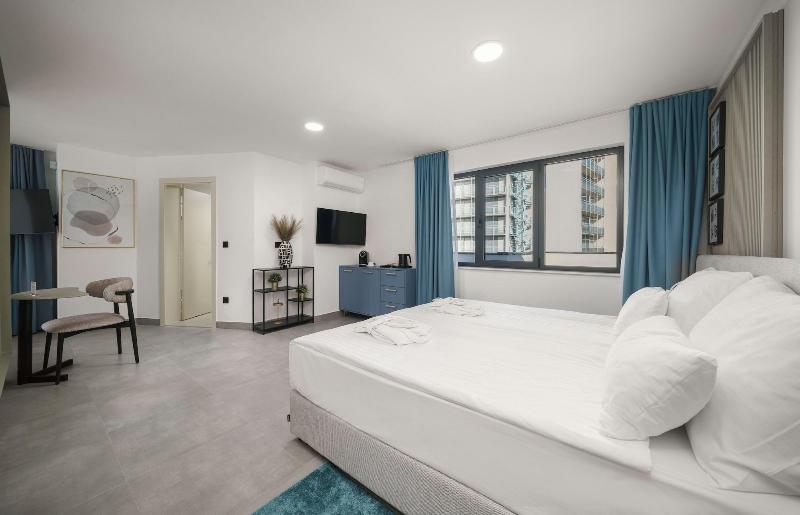 Seesea Hotel image