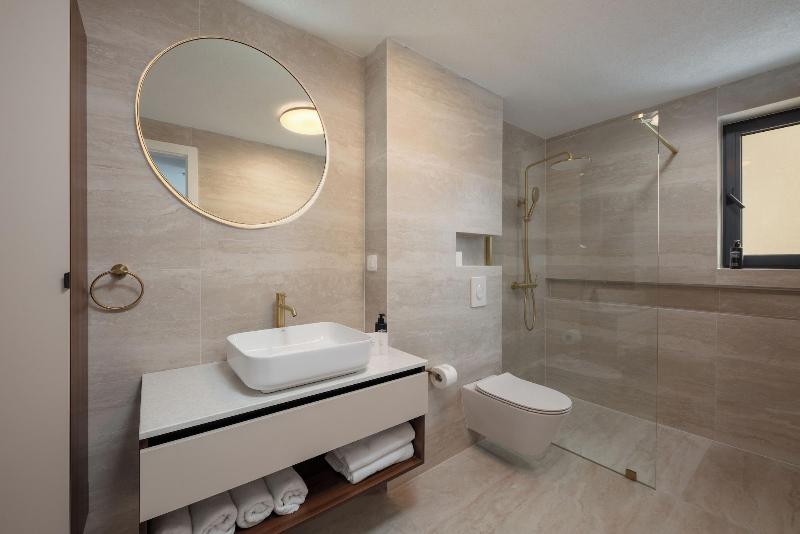 Seesea Hotel image