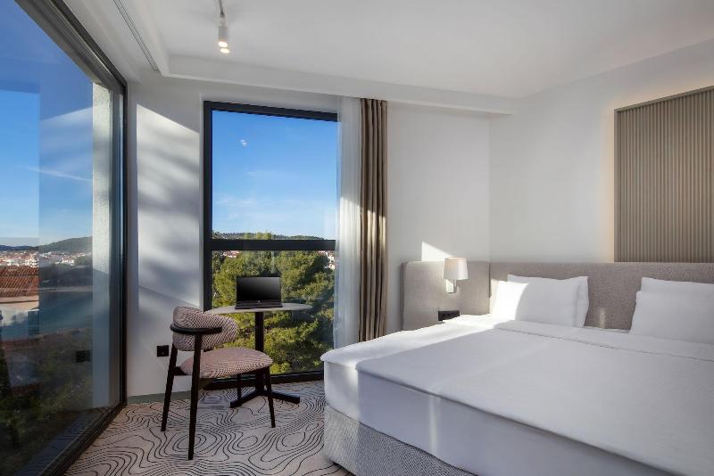 Seesea Hotel image