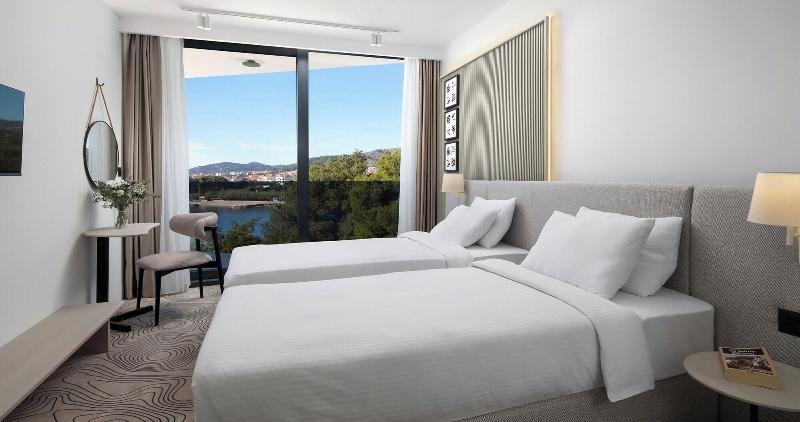 Seesea Hotel image