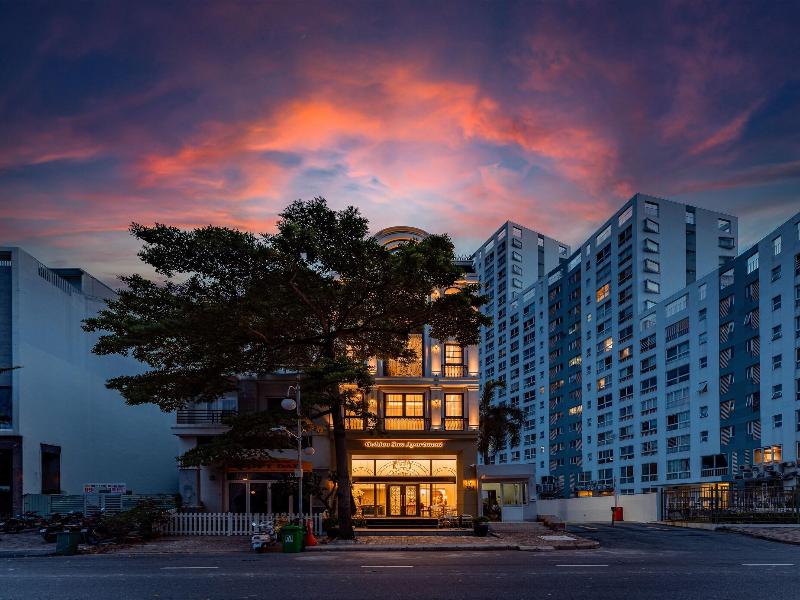 Golden Sun Apartment & Hotel By Zuzu image