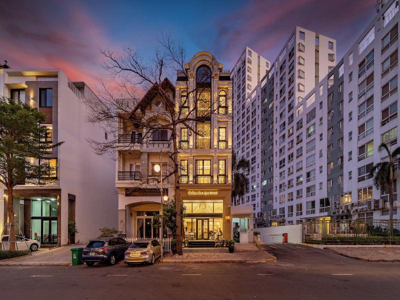 Golden Sun Apartment & Hotel By Zuzu image
