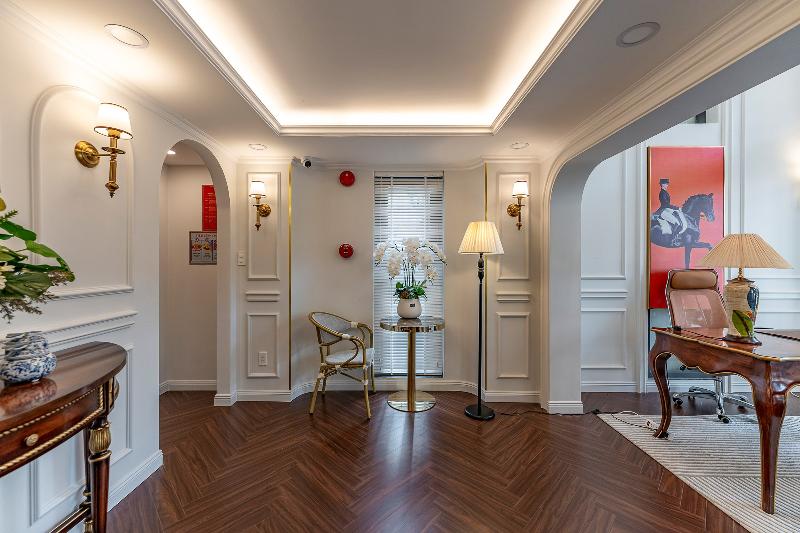 Golden Sun Apartment & Hotel By Zuzu image