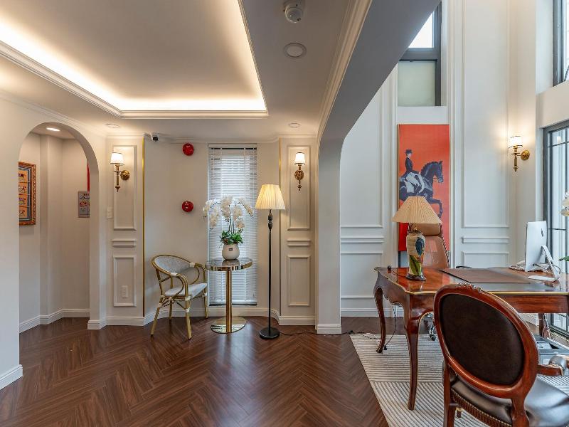 Golden Sun Apartment & Hotel By Zuzu image