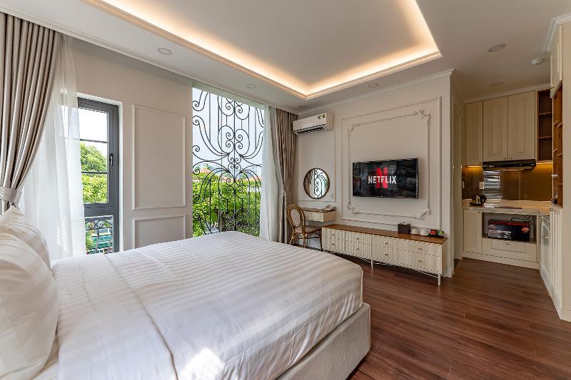 Golden Sun Apartment & Hotel By Zuzu image