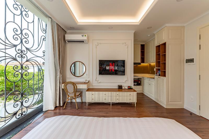 Golden Sun Apartment & Hotel By Zuzu image
