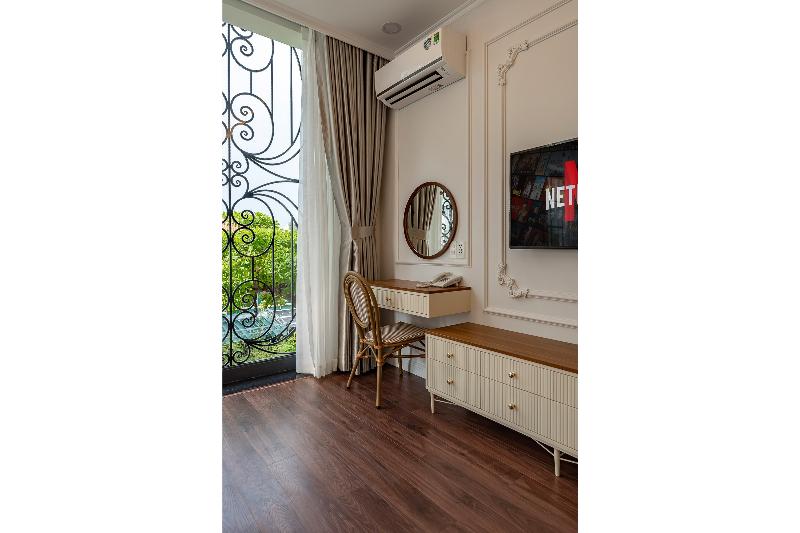 Golden Sun Apartment & Hotel By Zuzu image