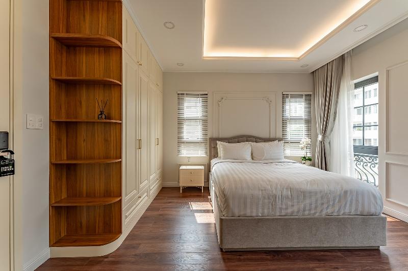 Golden Sun Apartment & Hotel By Zuzu image