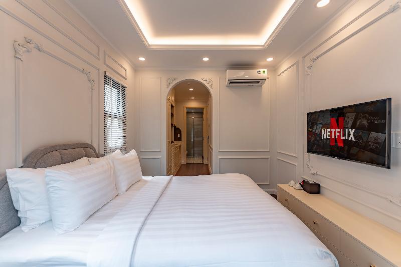 Golden Sun Apartment & Hotel By Zuzu image