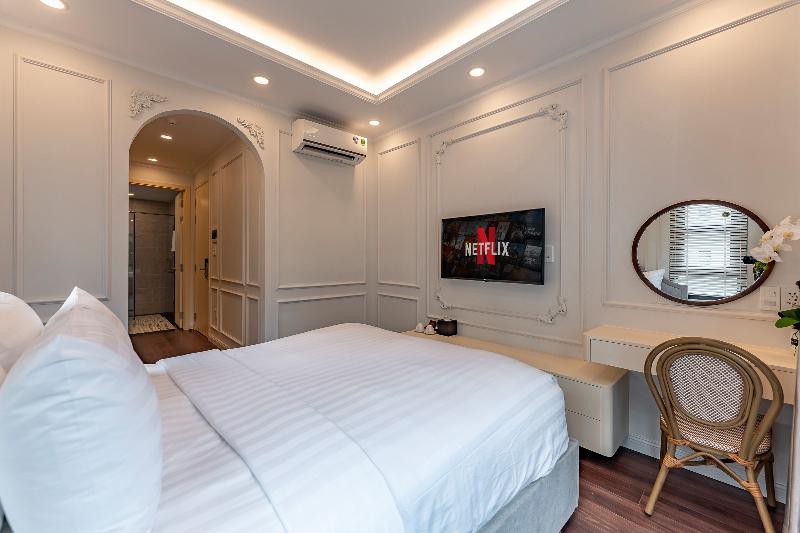 Golden Sun Apartment & Hotel By Zuzu image