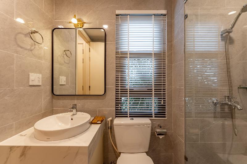 Golden Sun Apartment & Hotel By Zuzu image