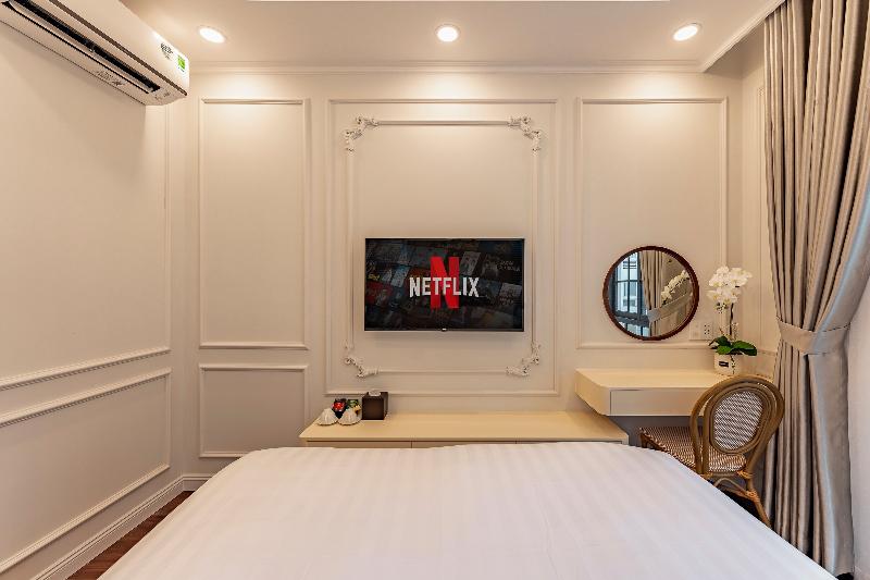 Golden Sun Apartment & Hotel By Zuzu image