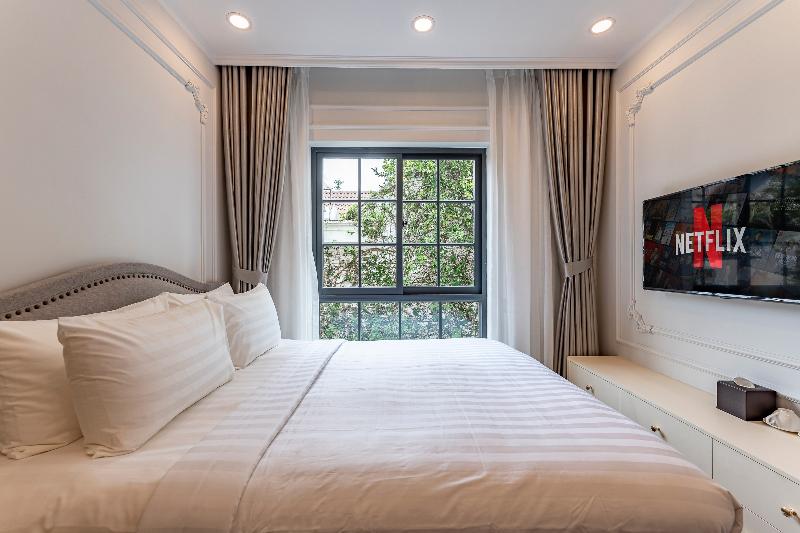 Golden Sun Apartment & Hotel By Zuzu image