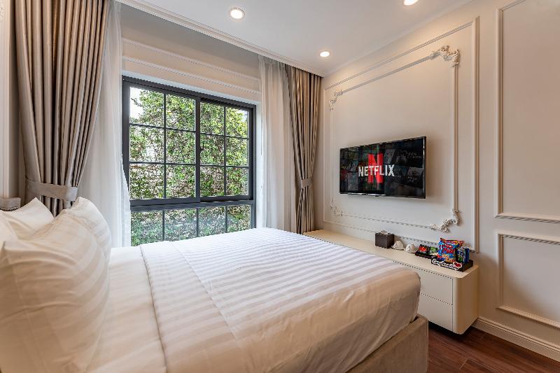Golden Sun Apartment & Hotel By Zuzu image