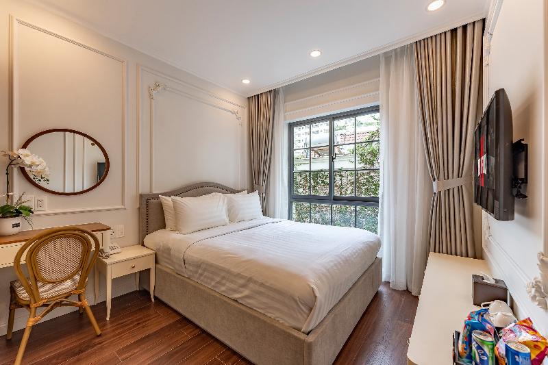 Golden Sun Apartment & Hotel By Zuzu image