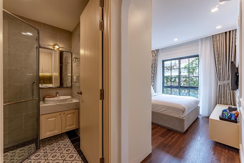 Golden Sun Apartment & Hotel By Zuzu image