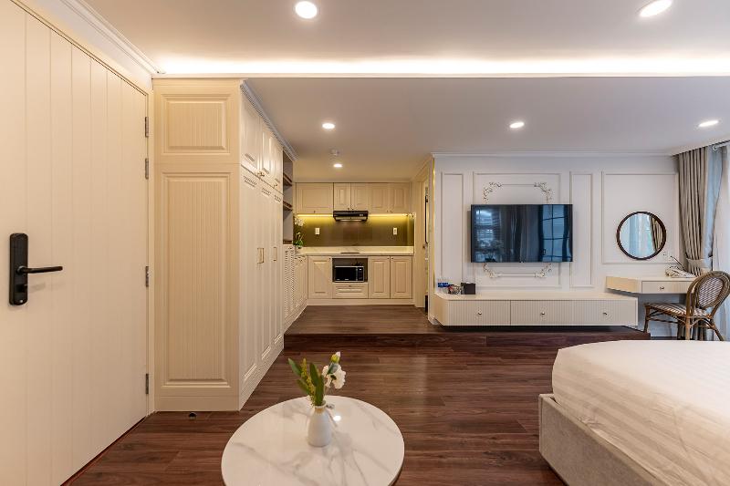 Golden Sun Apartment & Hotel By Zuzu image