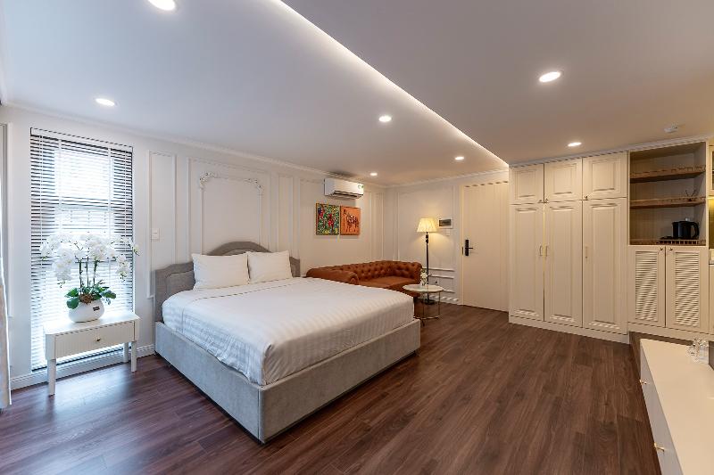 Golden Sun Apartment & Hotel By Zuzu image