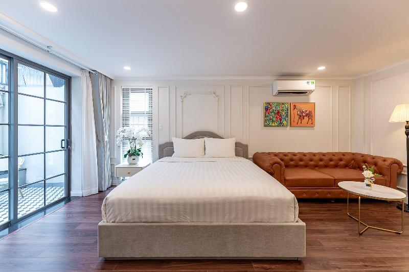Golden Sun Apartment & Hotel By Zuzu image
