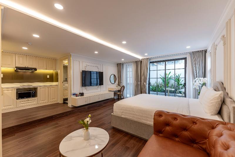 Golden Sun Apartment & Hotel By Zuzu image