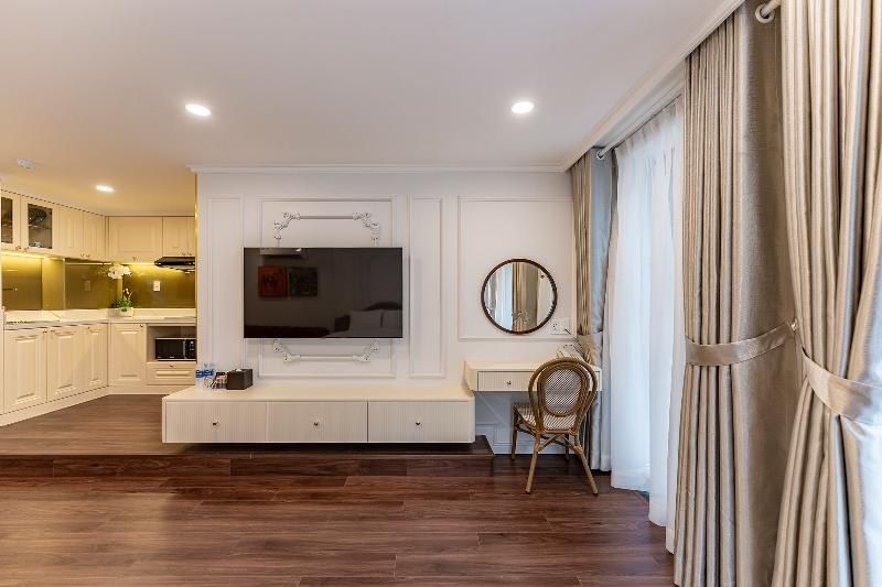 Golden Sun Apartment & Hotel By Zuzu image